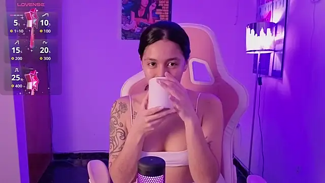 Oliviasims online show from 04.02.26