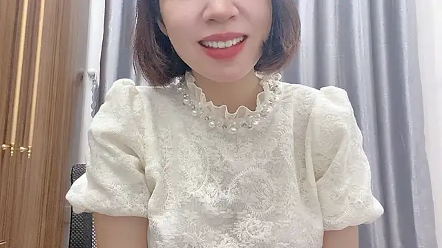 Snapshot of Ryo-Jisoo chatting on 04.23.26 Ryo-Jisoo online show from 04.23.26