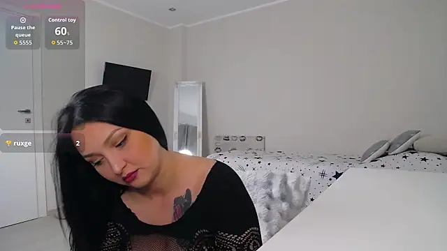 InesNova online show from 04.17.26