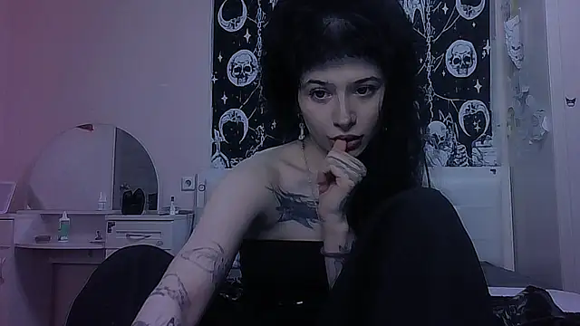 AllisonDeetz online show from 04.10.26