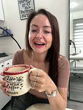 Snapshot of skarletthorne chatting on 04.08.26 skarletthorne online show from 04.08.26