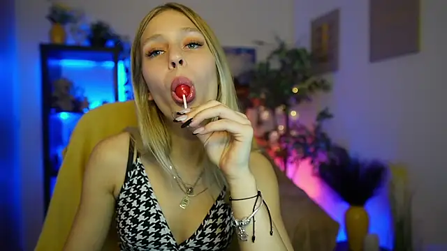 Luna Grace18 online show from 03.26.26