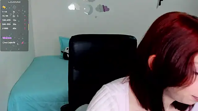 Snapshot of laurita_Olssen27 chatting on 04.14.26 laurita Olssen27 online show from 04.14.26