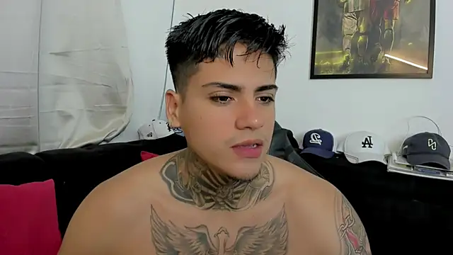 sweetlatinoboy online show from 04.17.26