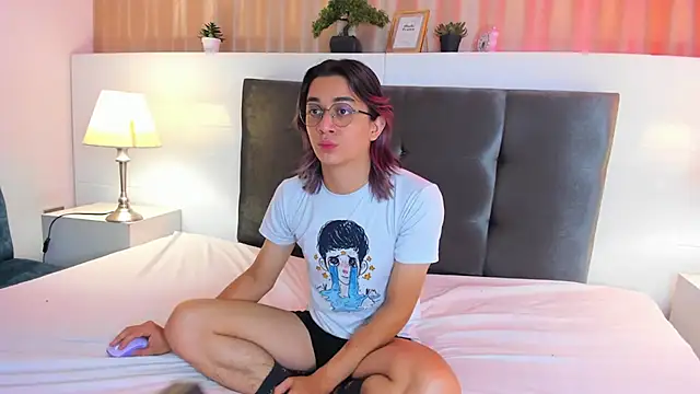 Keita Moon online show from 04.13.26