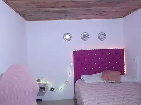 Snapshot of Pinkg_Fox10 chatting on 03.17.26 Pinkg Fox10 online show from 03.17.26