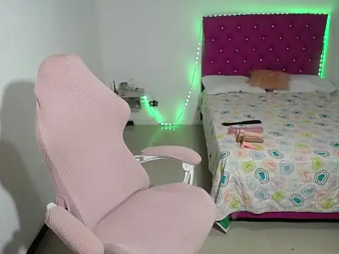 Snapshot of Pinkg_Fox10 chatting on 03.30.26 Pinkg Fox10 online show from 03.30.26