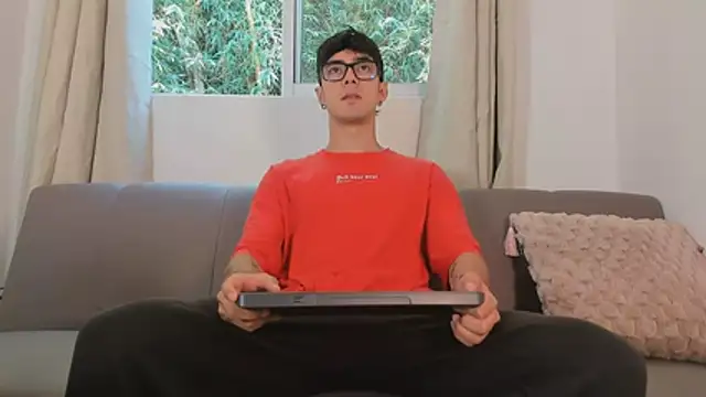 etham wolf1 online show from 04.02.26