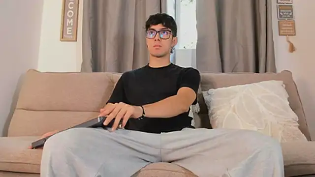 etham wolf1 online show from 04.04.26