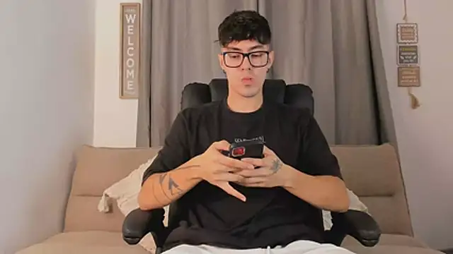 etham wolf1 online show from 04.06.26