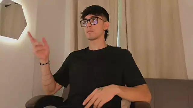 etham wolf1 online show from 04.10.26