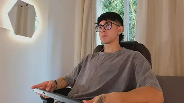 etham wolf1 online show from 04.11.26