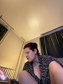 JulieetteLatte online show from 04.02.26