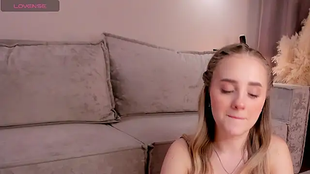 AmilyMoore online show from 03.31.26