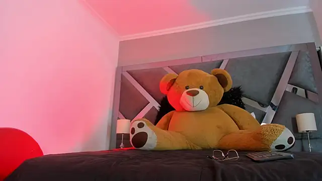 AuroraWishes online show from 04.04.26