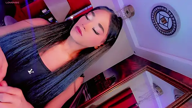 Paola Delfino online show from 04.14.26