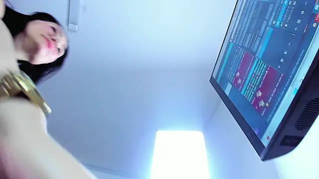 Scarlet Hiit online show from 03.27.26