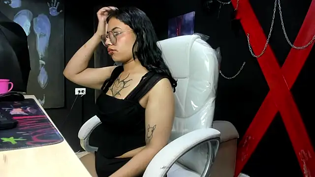 AryahMoonn online show from 03.27.26