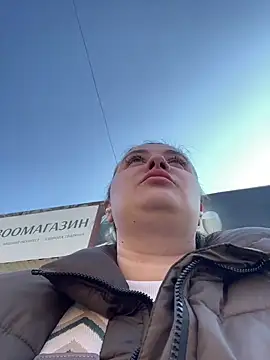 Taya lips online show from 04.13.26