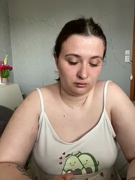 Taya lips online show from 04.14.26