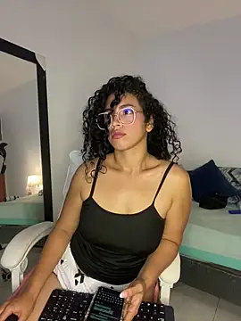 Snapshot of Luciianita_lov199 chatting on 04.28.26 Luciianita lov199 online show from 04.28.26