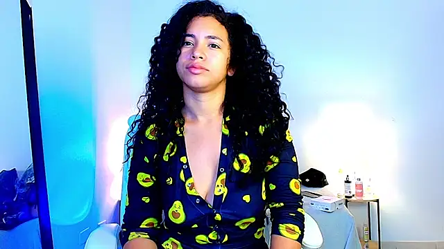 Snapshot of Luciianita_lov199 chatting on 05.21.26 Luciianita lov199 online show from 05.21.26