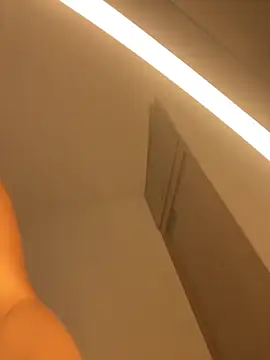 DahliaRouse online show from 04.10.26