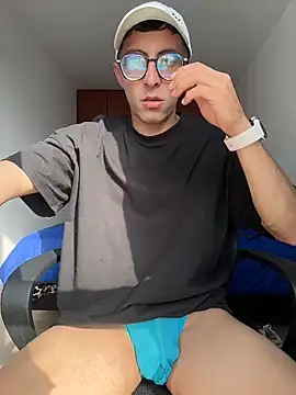 LeonBlazze online show from 04.12.26