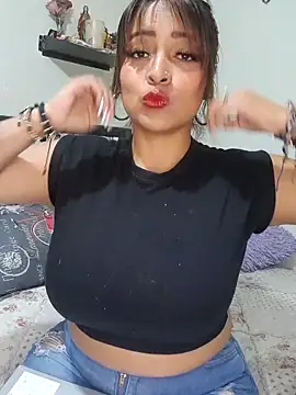 Snapshot of Sarah-917 chatting on 04.07.26 Sarah-917 online show from 04.07.26