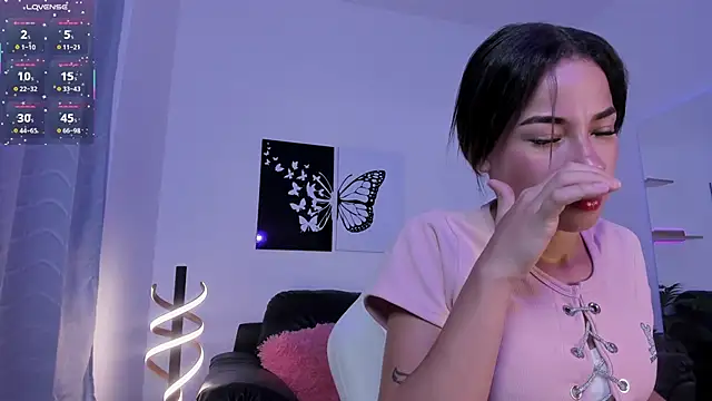 Mia Luna online show from 04.14.26