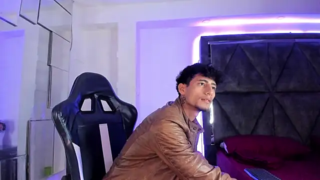 MaxiimoRomano  online show from 03.19.26