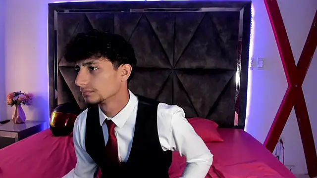 MaxiimoRomano  online show from 03.20.26