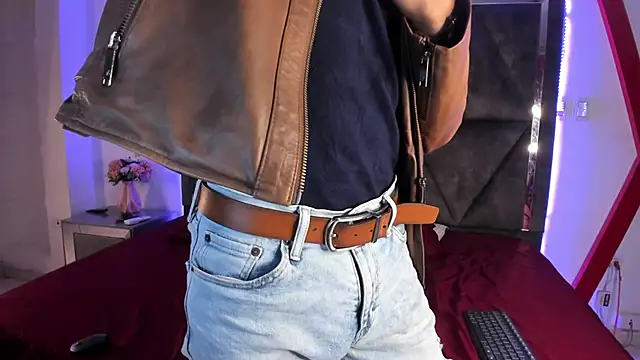 MaxiimoRomano  online show from 03.21.26