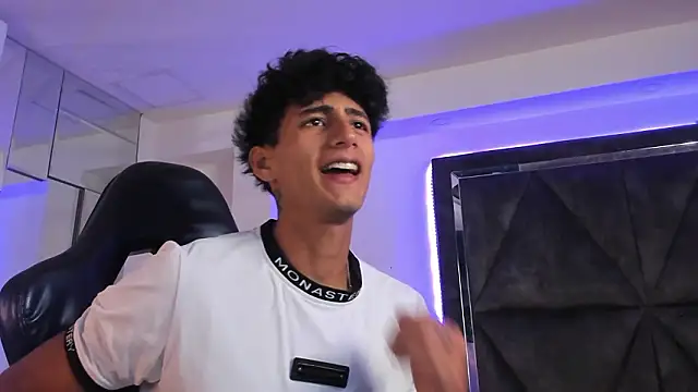 MaxiimoRomano  online show from 03.24.26