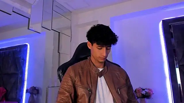 MaxiimoRomano  online show from 03.25.26