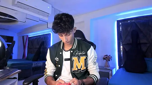 MaxiimoRomano  online show from 03.31.26