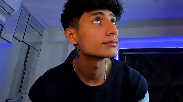 MaxiimoRomano  online show from 04.11.26