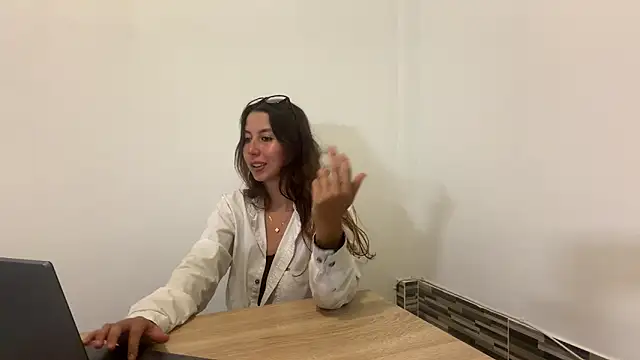 Snapshot of Julieta_Jol chatting on 06.02.26 Julieta Jol online show from 06.02.26