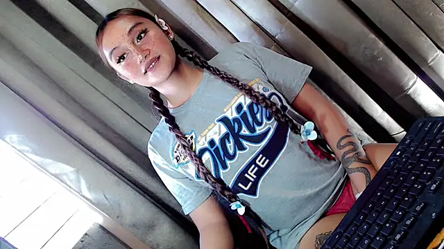 Snapshot of Jessicasfantasy chatting on 03.27.26 Jessicasfantasy online show from 03.27.26