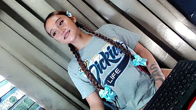 Snapshot of Jessicasfantasy chatting on 04.11.26 Jessicasfantasy online show from 04.11.26