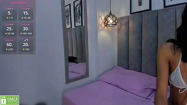 Camille Hills online show from 04.09.26