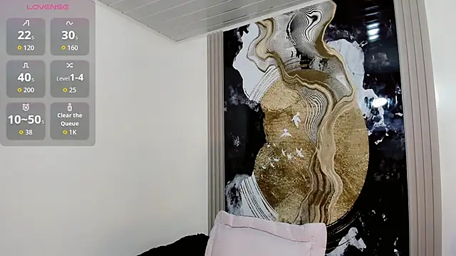Tiffany Velanyer   online show from 05.17.26