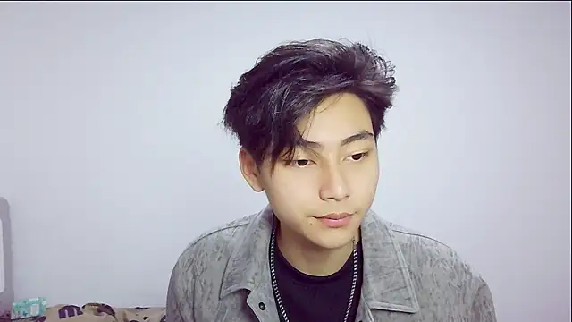 XX-XIUXIU online show from 04.04.26