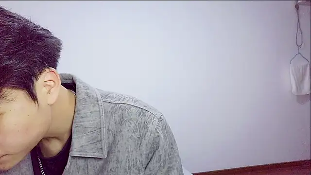 XX-XIUXIU online show from 04.05.26