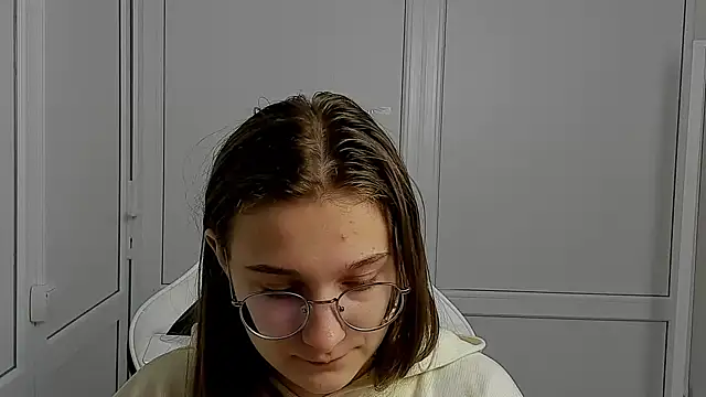 Mia kristal online show from 04.15.26