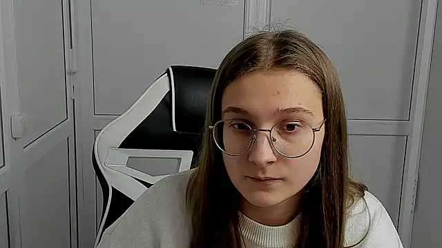 Mia kristal online show from 04.17.26