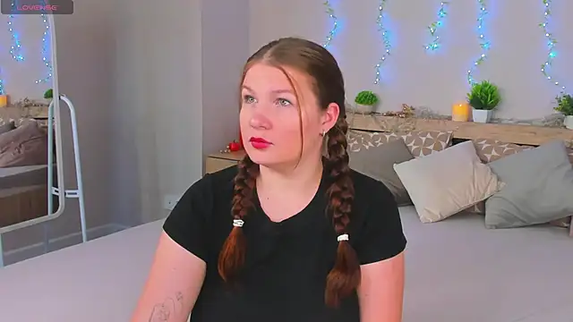 Snapshot of Virginia_Robinson chatting on 04.09.26 Virginia Robinson online show from 04.09.26