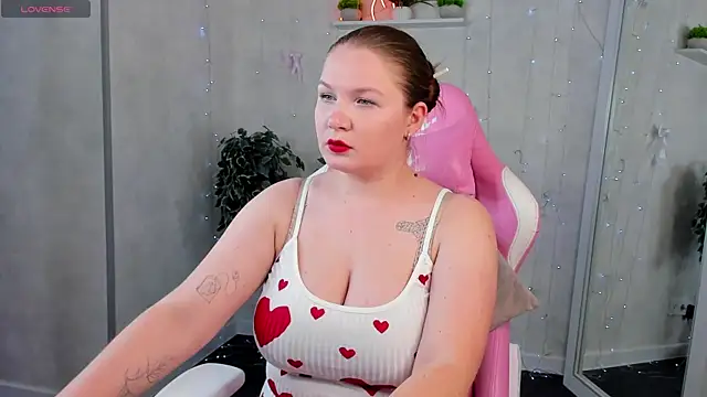 Snapshot of Virginia_Robinson chatting on 04.13.26 Virginia Robinson online show from 04.13.26