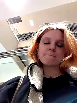 NinaParri online show from 04.11.26