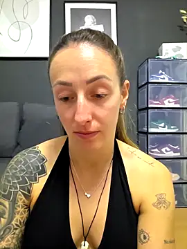 NicoleKaiser online show from 04.06.26